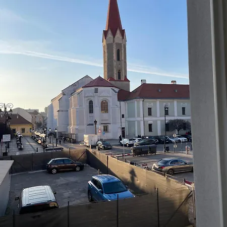 Appartamento Varady's With Private Parking