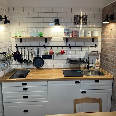 Varady's With Private Parking *