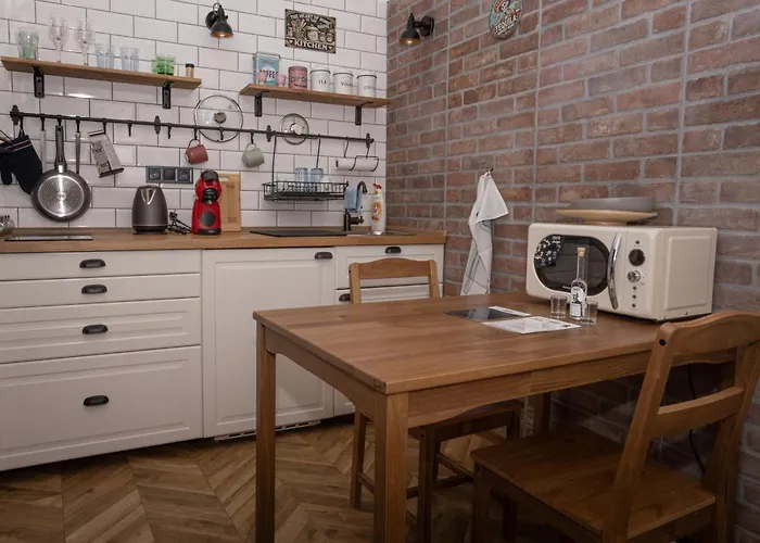 Varady's With Private Parking Apartment